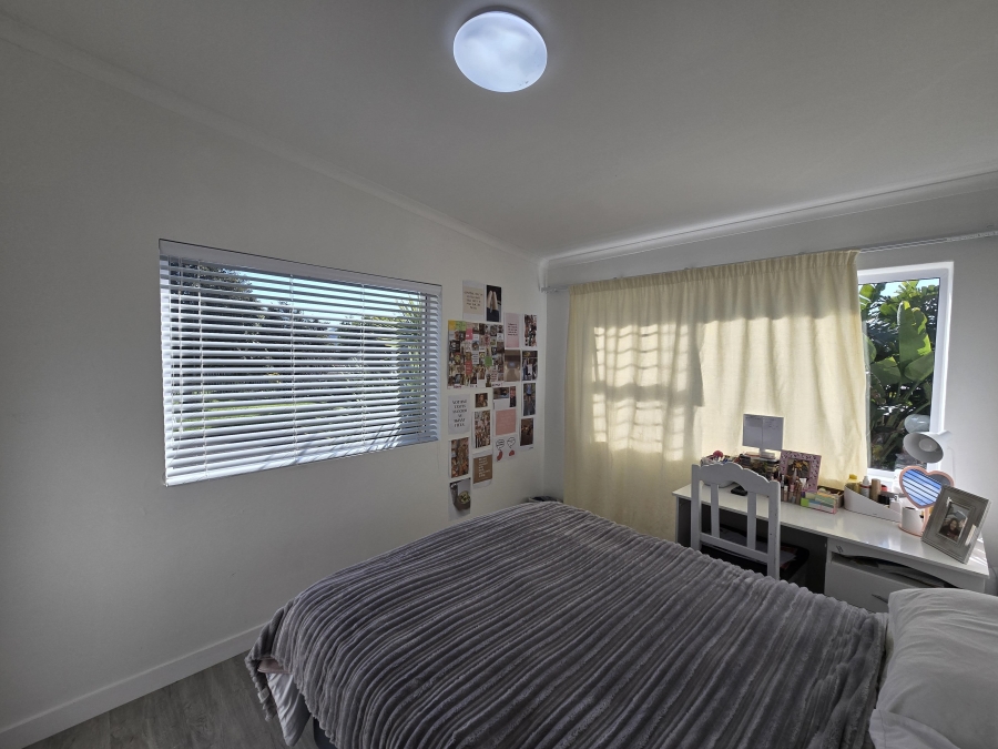 To Let 3 Bedroom Property for Rent in Protea Valley Western Cape